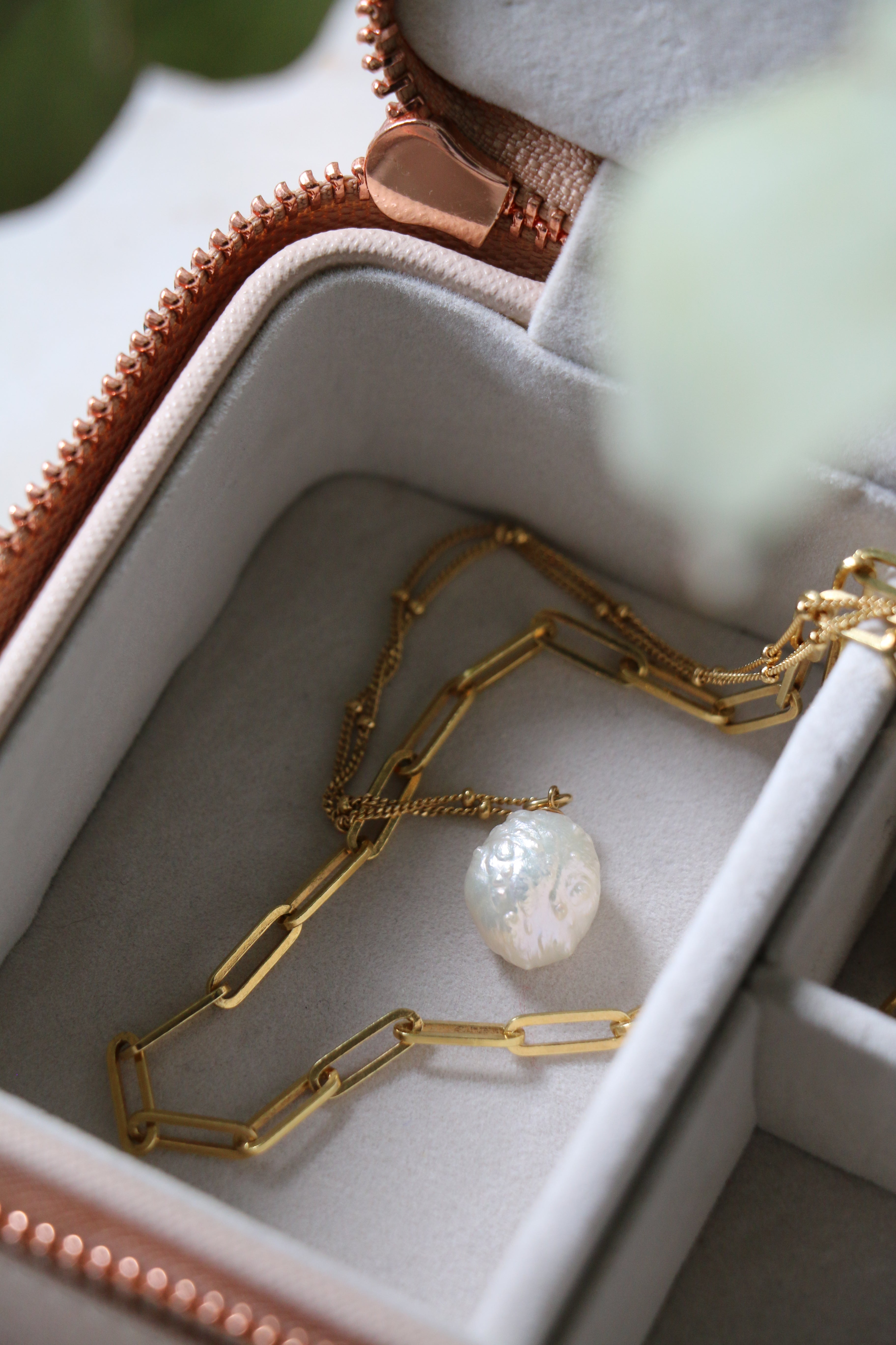 Anna Pearl Pendant and Jenny trace chain in a pink jewellery bnox